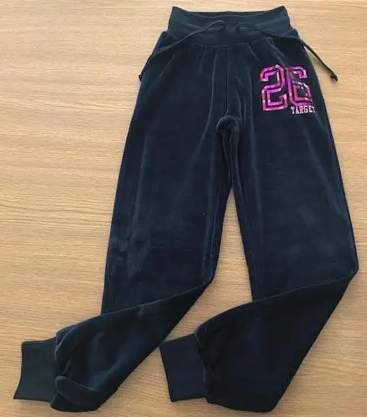 Photo de l’avis officiel: Target Sportswear Survêtement de fille — risque: Blessures