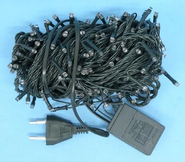 Photo de l’avis officiel: Led Light 240L Chaîne d’éclairage — risque: Choc électrique & Incendie