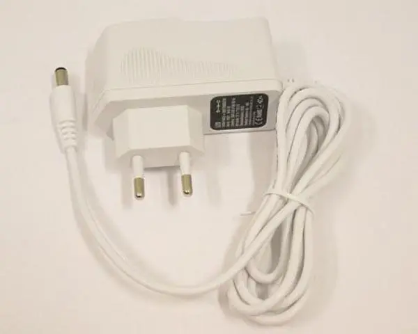 Foto do aviso oficial: Axxel Sänkyvalo + Liiketunnistin Luz da cama — risco: Choque elétrico