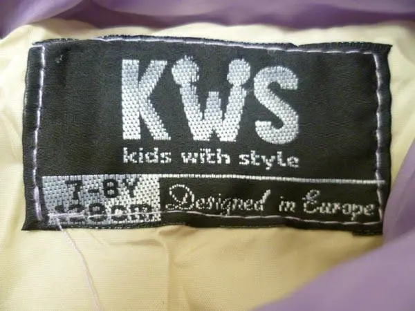 Foto uit de officiële melding: KWS Kinderjasje — risico: Verwurging (A12/1748/17)