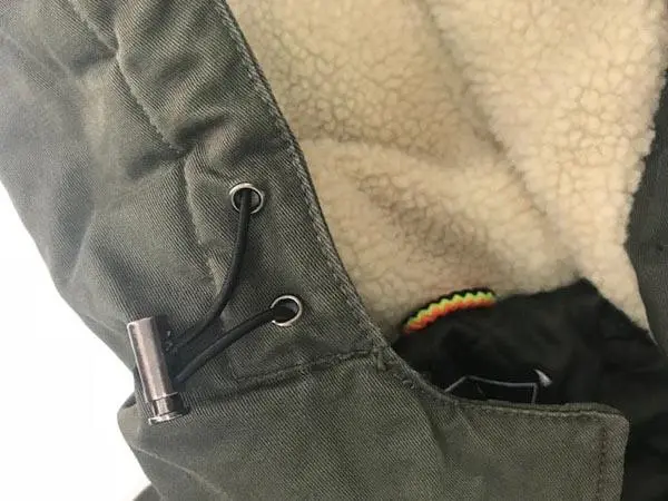 Photo de l’avis officiel: Small Gang Veste de garçons — risque: Blessures & Etranglement