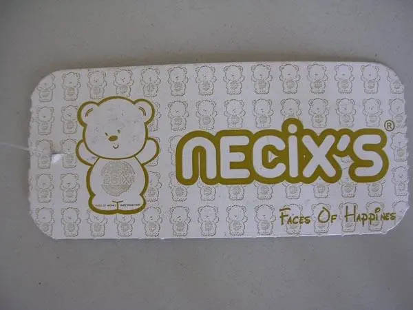 Foto aus der offiziellen Meldung: Necix's Baby Strampler Anzug — Risiko: Ersticken