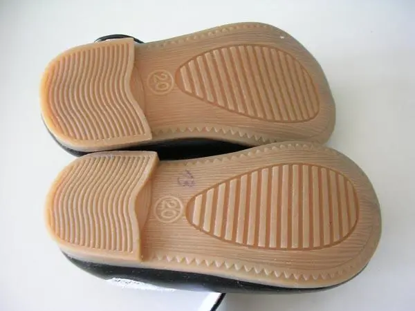 Photo de l’avis officiel: Aidall Chaussures de bébé — risque: Étouffement