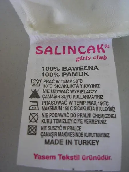 Foto aus der offiziellen Meldung: Salincak Kleidungsset für Mädchen — Risiko: Ersticken