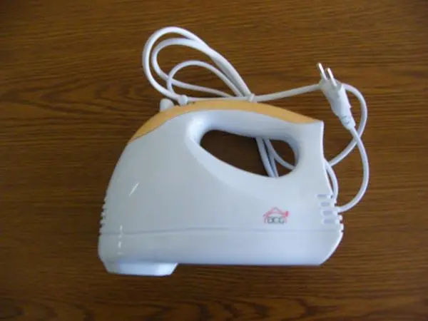 Photo de l’avis officiel: DCG Mixer with Whisks Mélangeur alimentaire — risque: Choc électrique