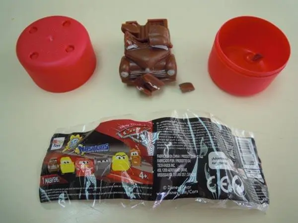 Foto do aviso oficial: Disney Pixar, IMC TOYS / Cars MASH´EMS Carro de plástico — risco: Engasgamento
