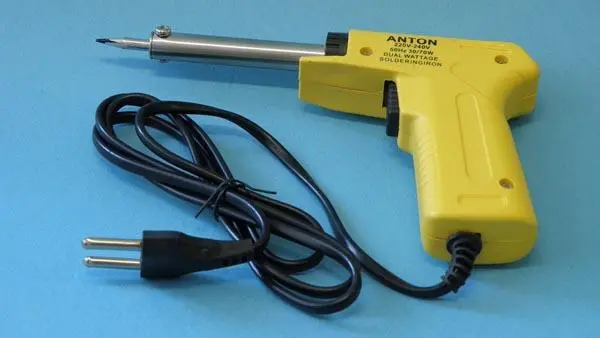 Photo from the official notice: ANTON ELECTRIC SOLDERING IRONGU — electric shock risk