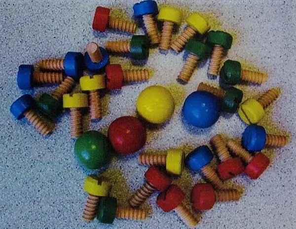 Photo from the official notice: Reassembly Screw Car wooden toy car — choking risk
