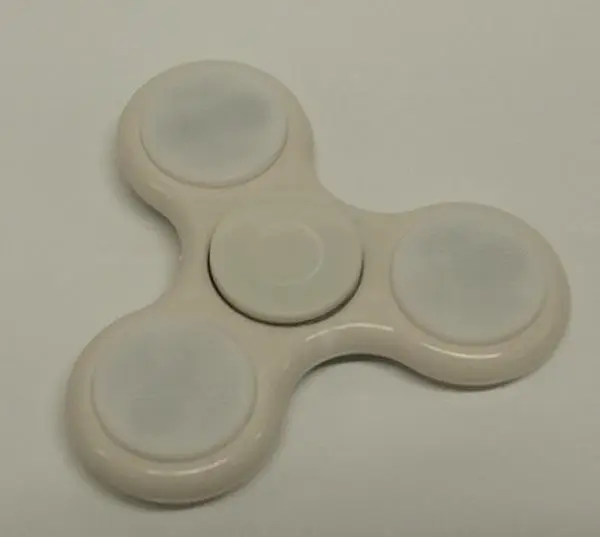 Photo de l’avis officiel: HANDY SPINNER/LED SPINNER Fidget spinner — risque: Blessures