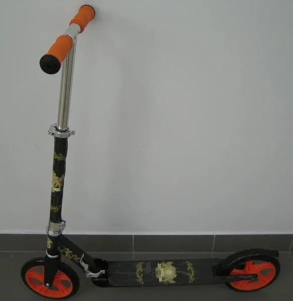 Foto aus der offiziellen Meldung: Sportline City custom scooter Tretroller — Risiko: Verletzungen