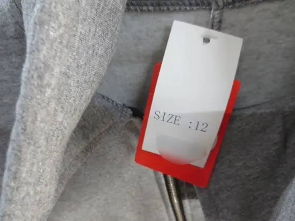 Foto aus der offiziellen Meldung: Diamond Kinder Sweatshirt — Risiko: Strangulierung