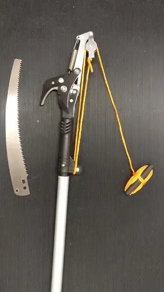 Photo from the official notice: MAG-PRO MAG-PRO Garden branch saw — cuts & injuries risk
