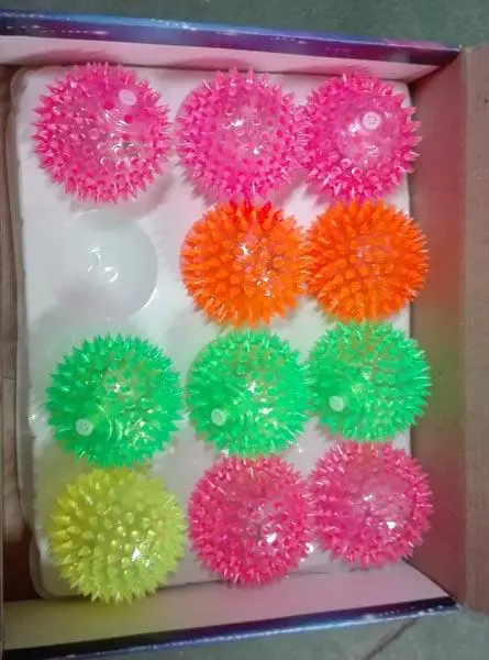 Photo de l’avis officiel: Flashing Spiky Ball Boule douce avec des pics — risque: Étouffement (A12/0362/18)