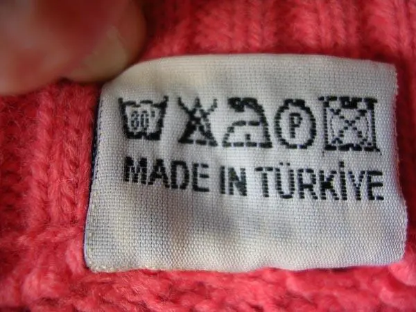 Foto aus der offiziellen Meldung: Karagöz Strickjacke für Mädchen — Risiko: Ersticken