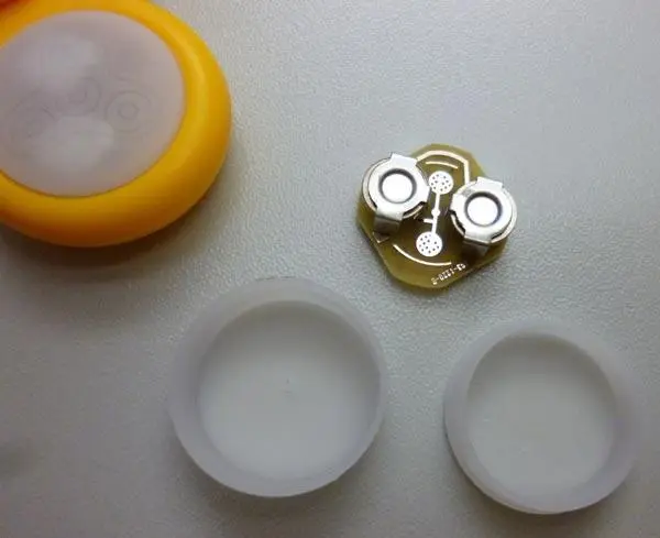Foto do aviso oficial: gutoy's LED FInger Twister Fidget spinner — risco: Químico