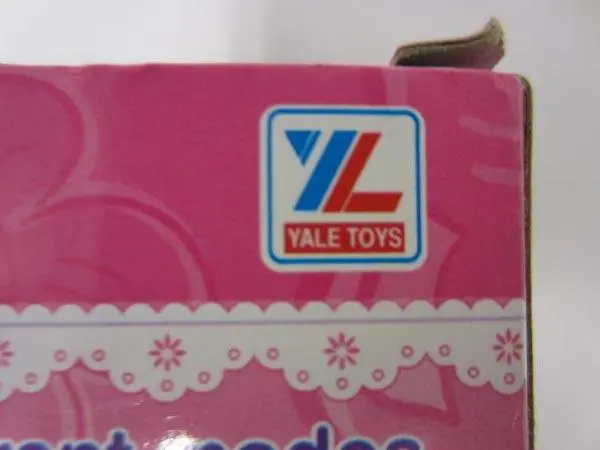 Foto do aviso oficial: YALE TOYS Lovely Doll Series Boneca de plástico — risco: Engasgamento