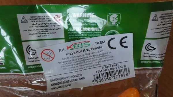 Foto aus der offiziellen Meldung: P.H. KRIS TAEM/Happy farm Animal raw eggs Push-along Spielzeug — Risiko: Ersticken