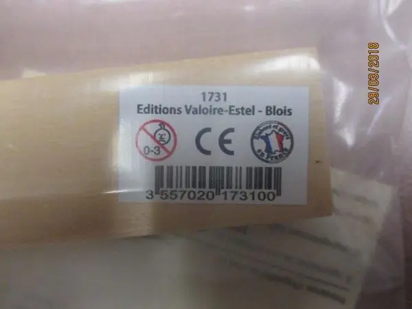 Foto aus der offiziellen Meldung: Editions Valoire-Estel Boîtes de crayons bois Holzbleistift-Set — Risiko: Chemikalie