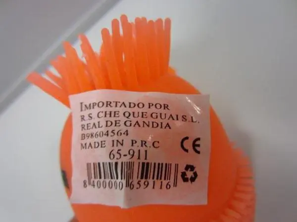Foto do aviso oficial: QUE GUAY Bolas de puffer — risco: Engasgamento