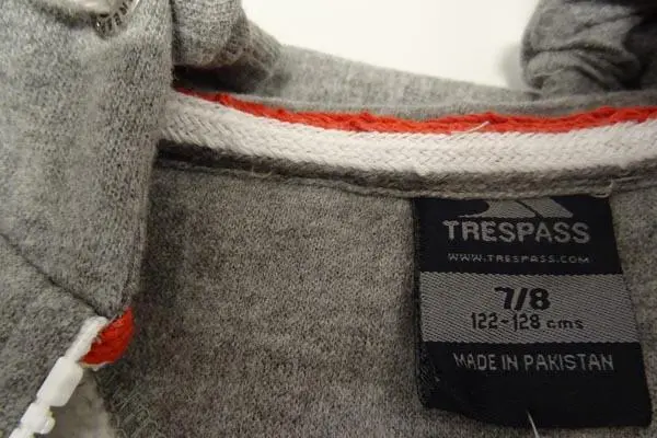 Foto aus der offiziellen Meldung: TRESPASS Torrid Kids Hoody Kapuzenpullover für Kinder — Risiko: Strangulierung