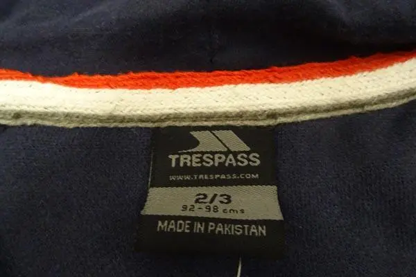 Foto aus der offiziellen Meldung: TRESPASS Torrid Kids Hoody Kapuzenpullover für Kinder — Risiko: Strangulierung