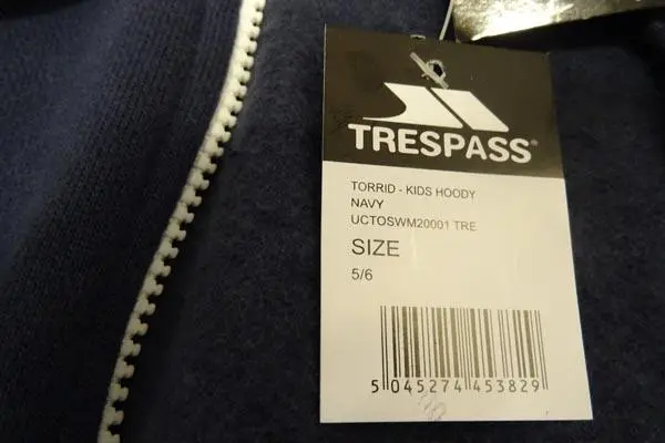 Foto aus der offiziellen Meldung: TRESPASS Torrid Kids Hoody Kapuzenpullover für Kinder — Risiko: Strangulierung