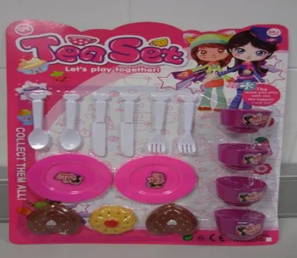 Foto aus der offiziellen Meldung: Amatoys Fast Food Play Set, Cook Party and Tea Set Küchenspielset — Risiko: Ersticken