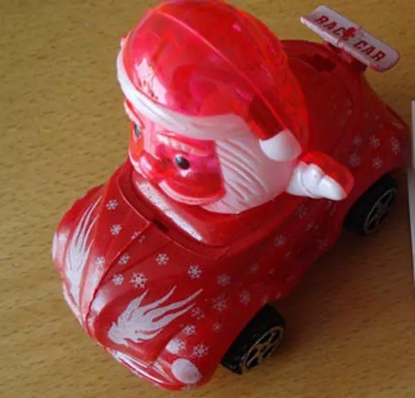 Foto dell’avviso ufficiale: Sweet Maniak RACE CAR Giocattolo di plastica con dolci — rischio: Ostruzione delle vie aeree & Lesioni