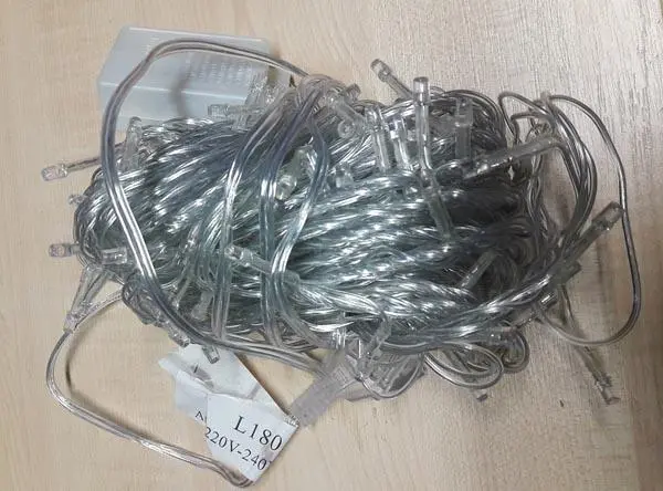 Photo de l’avis officiel: 180 LED LIGHT Chaîne d’éclairage — risque: Choc électrique (A12/0799/18)