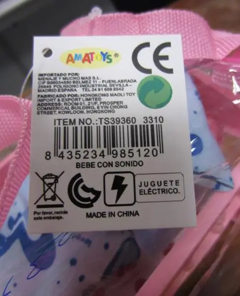 Foto do aviso oficial: Amatoys Boneca de plástico com acessórios — risco: Engasgamento