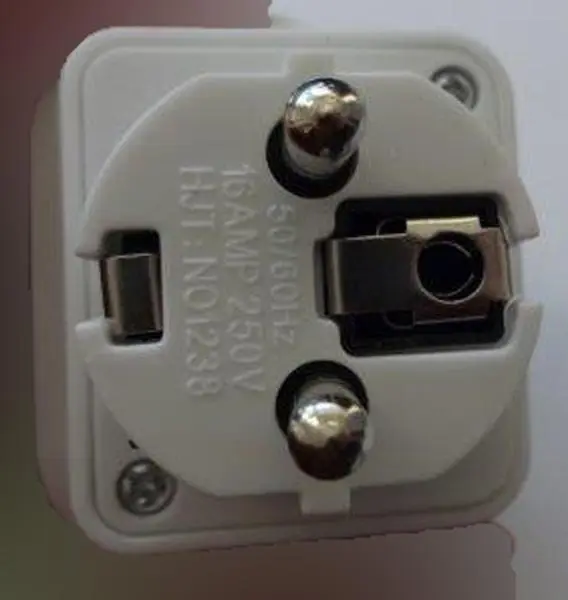 Photo from the official notice: Hjt plug adaptor — electric shock risk
