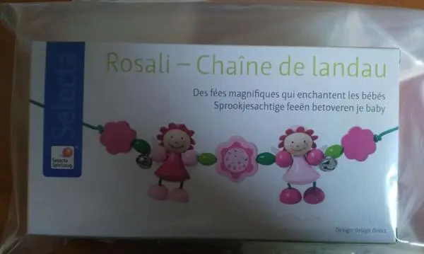 Foto do aviso oficial: Selecta Spielzeug Rosali - Chaîne de landau Cadeia de carrinho — risco: Engasgamento