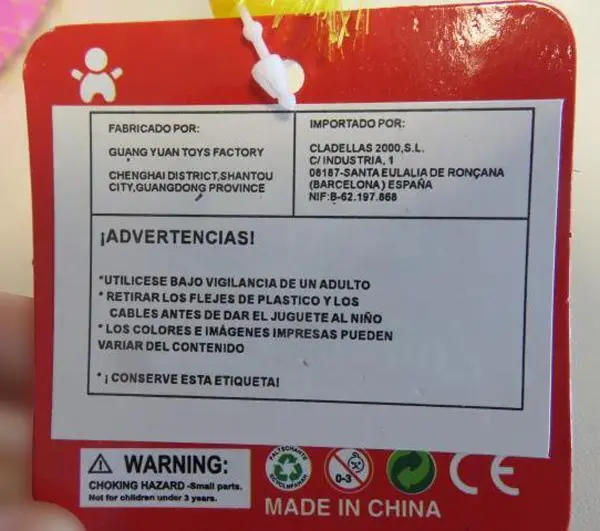 Foto aus der offiziellen Meldung: CLADELLAS Conjunto Playa Helado con 11 Accesorios Strandspielzeug — Risiko: Ersticken