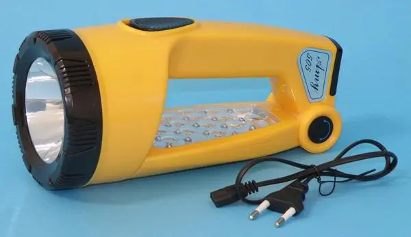 Foto aus der offiziellen Meldung: Amy LED multi-functional energy-saving Tragbare LED-Lampe/Lampe — Risiko: Elektrischer Schlag & Feuer