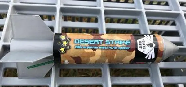 Foto aus der offiziellen Meldung: Bright Star Fireworks A/S Jungle Strike, Desert Strike, Arctic Strike Feuerwerk — Risiko: Verbrennungen