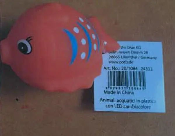 Foto do aviso oficial: Out of the Blue LED BATHING ANIMALS Brinquedo de banho com LEDs — risco: Lesões oculares