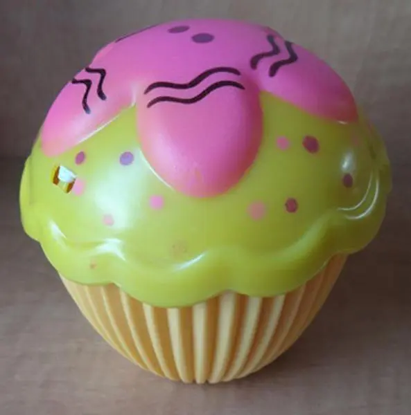 Photo de l’avis officiel: HAP PY Cupcake surprise Poupée en plastique — risque: Risque chimique