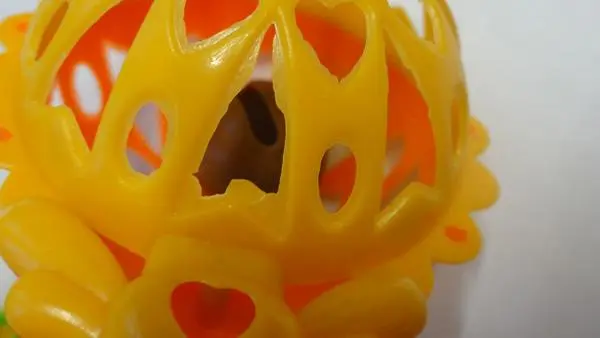 Photo from the official notice: Grzechotka plastic rattle — choking & cuts risk