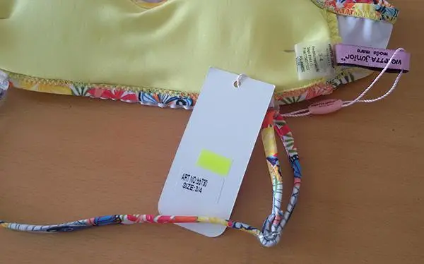 Photo de l’avis officiel: Violetta Junior Moda mare Bikini des filles — risque: Blessures
