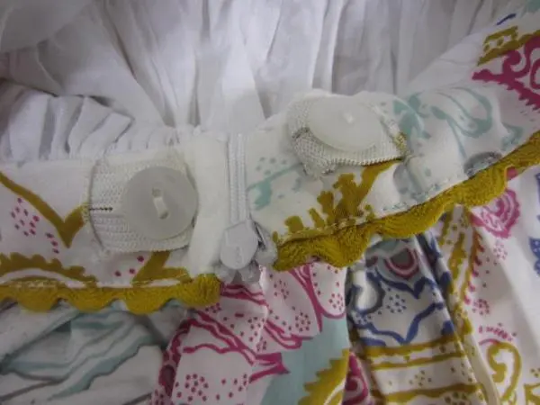 Photo from the official notice: La Ormiga babies' clothing set — choking risk (A12/1069/18)