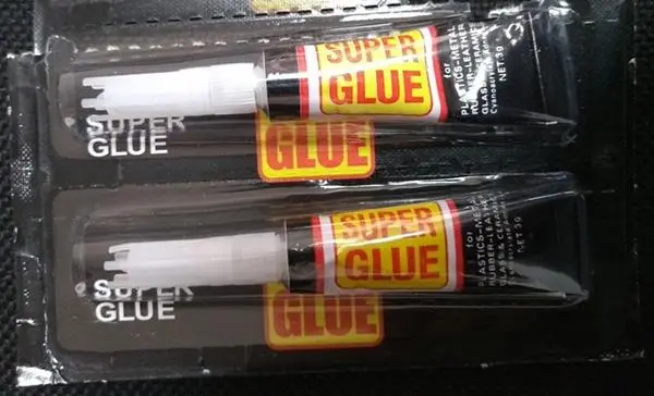Foto dell’avviso ufficiale: Superglue Colla — rischio: Rischio chimico
