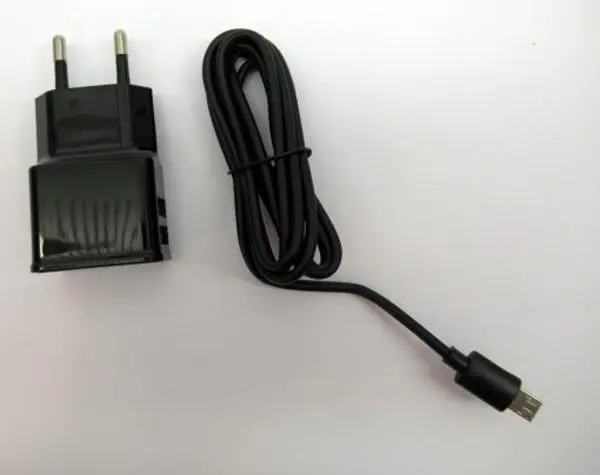 Foto aus der offiziellen Meldung: 4-OK Home charger USB-Ladegerät — Risiko: Elektrischer Schlag (A12/1255/18)
