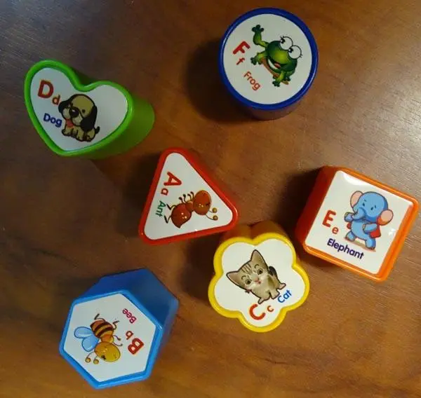 Zdjęcie z oficjalnego zgłoszenia: Sandy Beach Toys / BIGTOYS Autko edukacyjne 18 cm Sorter Samochód zabawkowy — ryzyko: Zadławienie