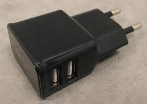 Photo de l’avis officiel: 4-OK USB-C Home Charger 2A Chargeur USB — risque: Choc électrique