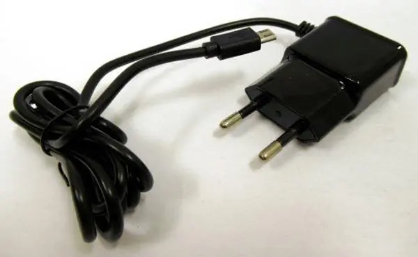 Photo de l’avis officiel: 4-OK Home Charger Chargeur USB — risque: Choc électrique (A12/1302/18)
