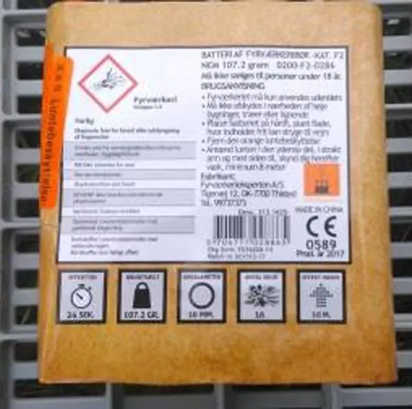 Photo from the official notice: Fyrværkerieksperten a/s Fyrværkerens Batteri 16 skud firework — burns risk