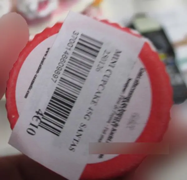 Zdjęcie z oficjalnego zgłoszenia: TENTATION bulles de séduction Mini Cupcake SANTA'S HAT Produkt do kąpieli — ryzyko: Zadławienie