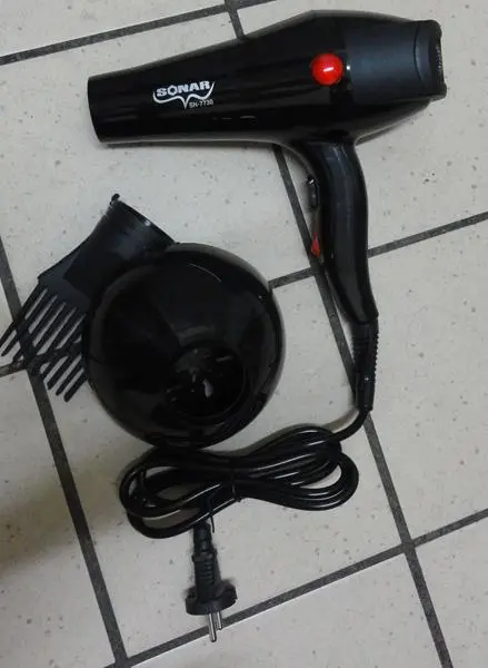 Foto aus der offiziellen Meldung: SONAR Professional Hair Dryer Föhn — Risiko: Feuer