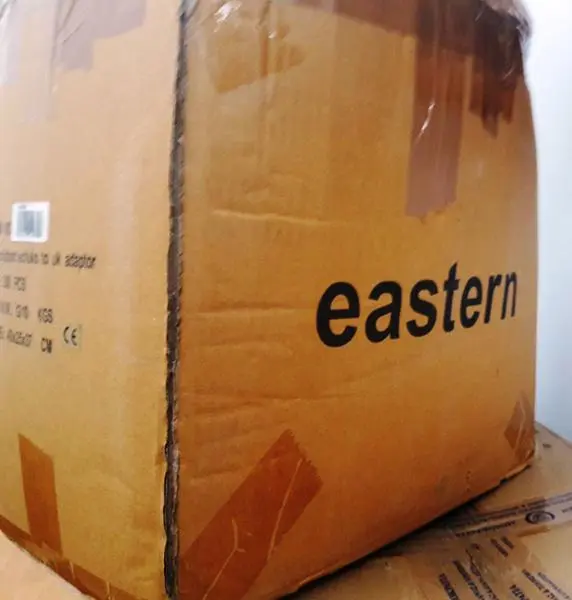 Foto aus der offiziellen Meldung: Eastern Reisestecker Adapter — Risiko: Feuer