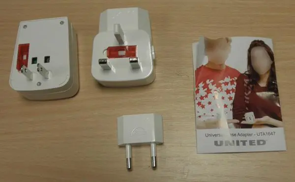 Foto aus der offiziellen Meldung: United Universal Travel Adapter Reisestecker Adapter — Risiko: Elektrischer Schlag
